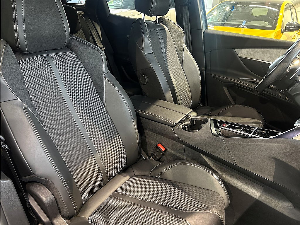 Bild på Peugeot 3008 GT 1.2 PT 130hk Aut - B-KAMERA,NAVI,CARPLAY