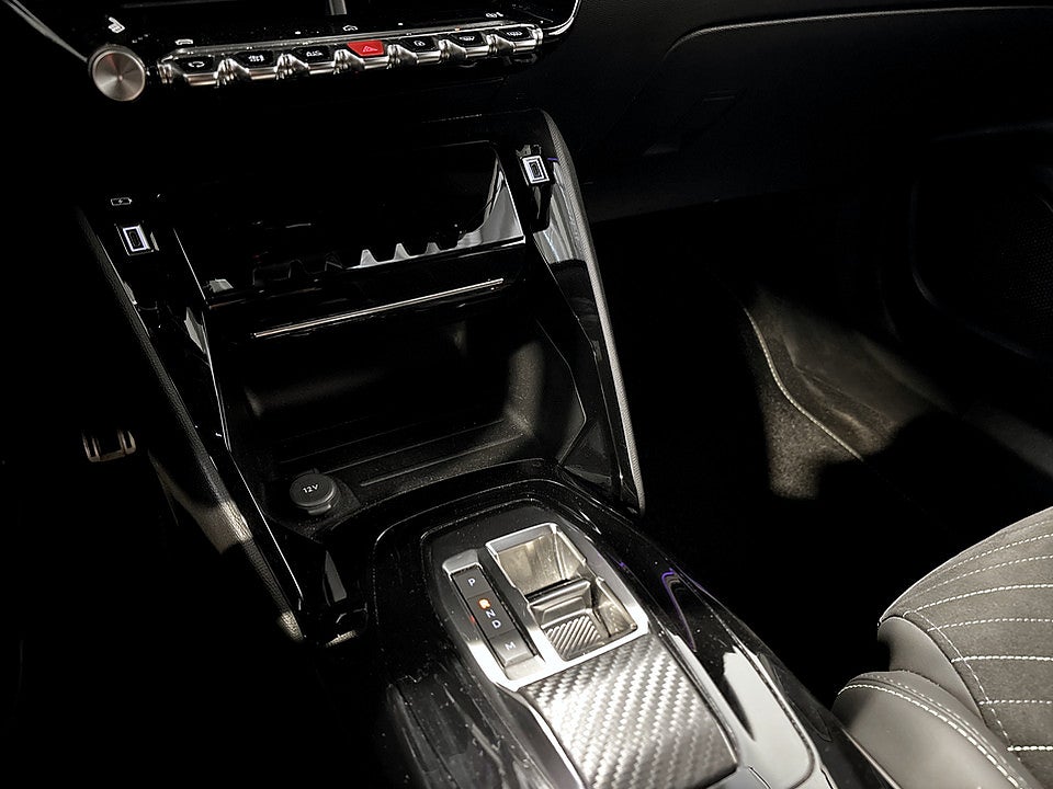 Bild på Peugeot 2008 GT 1.2 PT 130hk Aut B-KAMERA CARPLAY