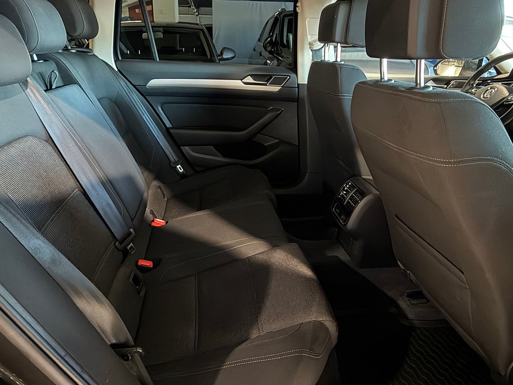 Volkswagen Passat SC 1.4 TSI DSG Automat Cockpit Dragkrok P-Sensorer 2018