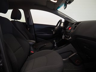 Halvkombi Kia Rio 10 av 18