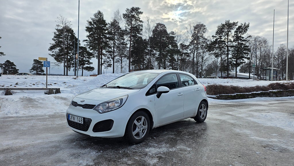 Kia Rio 5-dörrar 1.2 CVVT GLS  | Drag | 1-ägare