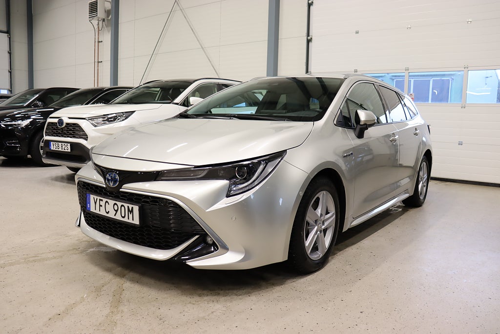 Toyota Corolla TS Hybrid Executive M-Värm 1-Ägare UNIK 184hk 