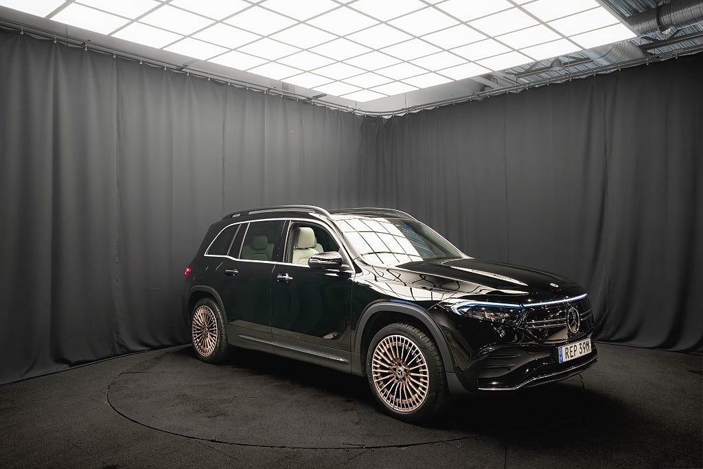 Mercedes-Benz EQB 350 4M EDITION 1 AMG PREMIUM PANO 20' LÄDER 360 MOMS
