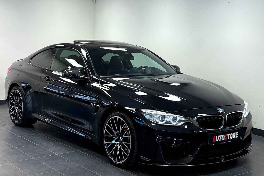 BMW M4 Coupé Taklucka M-drivers package Navi DCT 431hk 