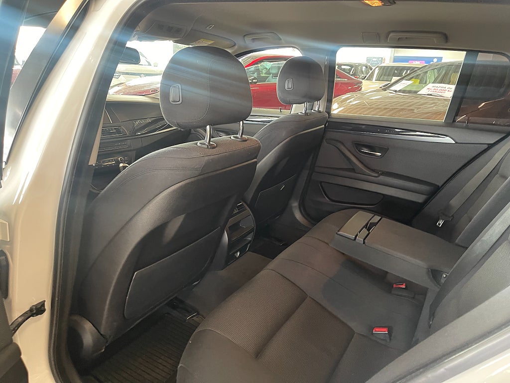 BMW 520d xDrive Touring 190 hk VÄRMARE DRAG