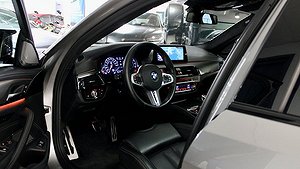 BMW M5 har en V8-motor på 600 hästkrafter. 