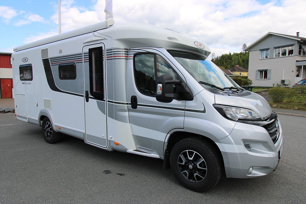 LMC T 683 Premium Alde Automat 1 års garanti 3 års täthetsgaranti
