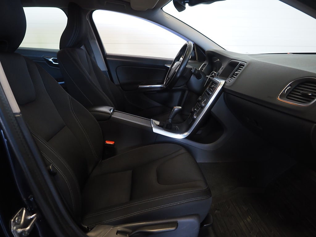 Volvo V60 T3 Business Kinetic 152hk | Bluetooth | PDC |