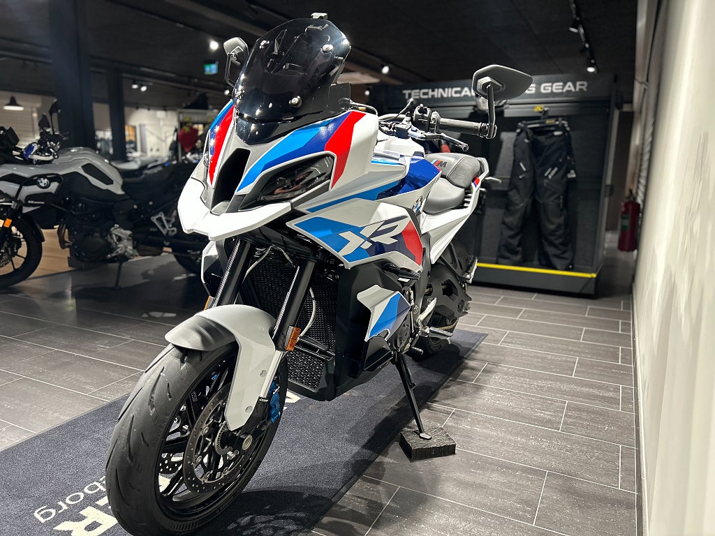 BMW M1000XR / Service-avtal / 26-års modell