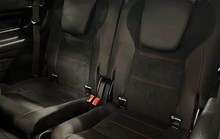 SUV Mercedes-Benz GLB 10 av 12