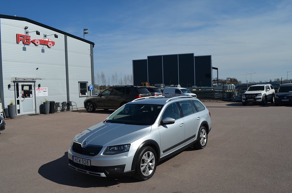 Skoda Octavia Scout 2.0 TDI 4x4 150 hk D-Värmare Drag Euro 6