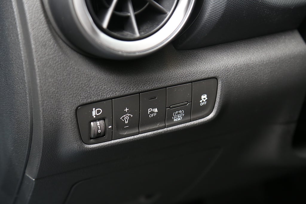 Hyundai Kona Hybrid 1,6 GDi 141hk HEV 6DCT Essential Tvåtons-Lack 2021