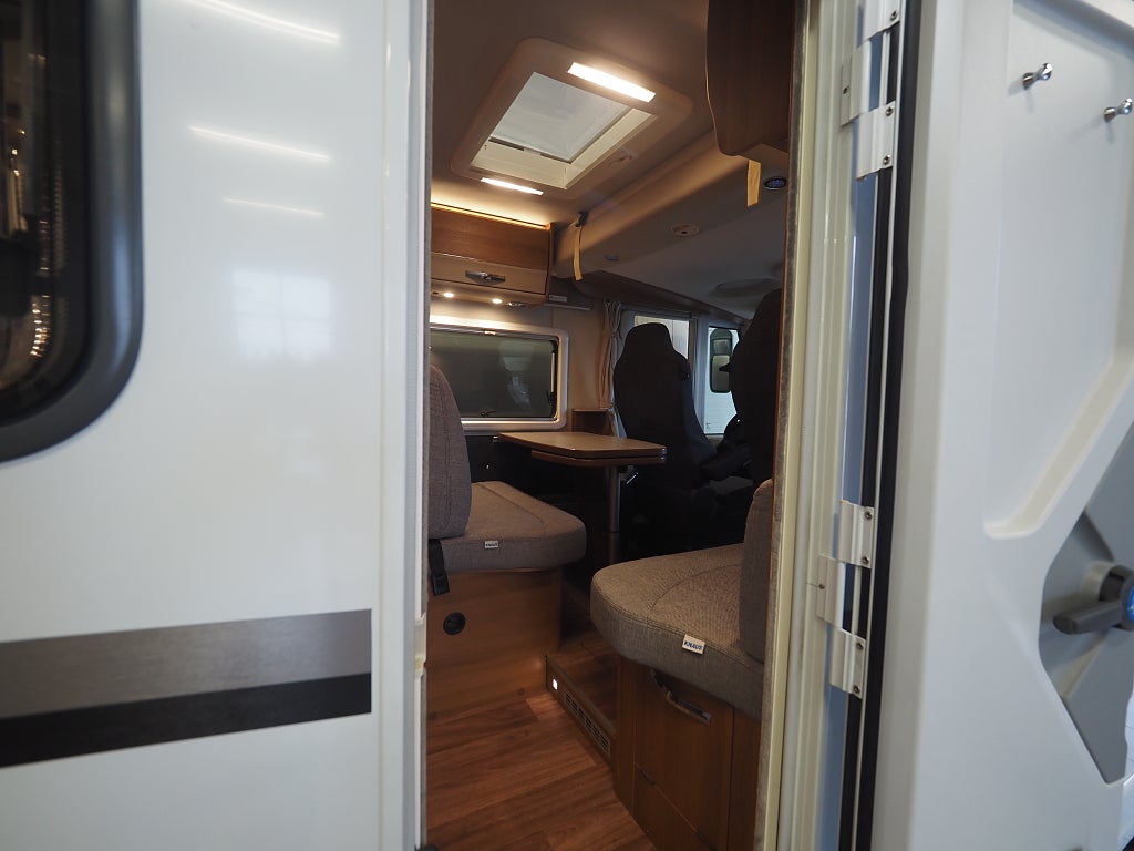 Knaus 600 MG VAN I PLATINUM Auto AC Solcell Cykelställ 2019