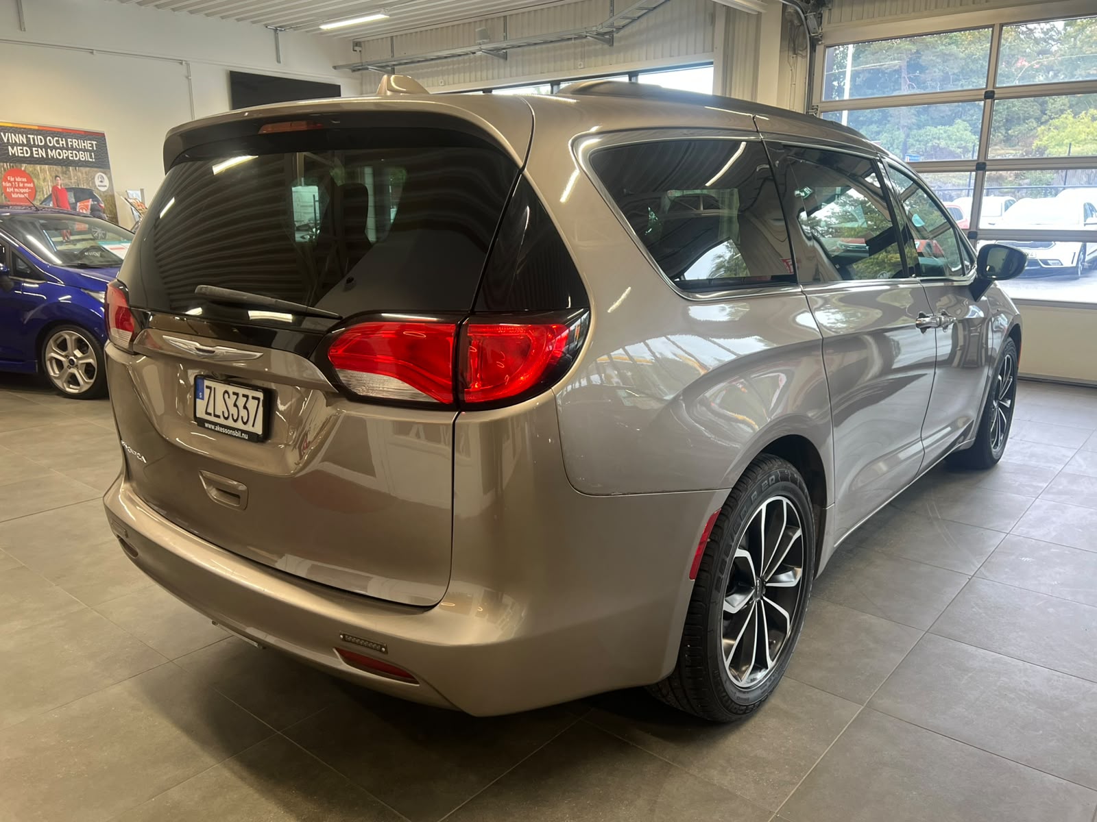 Chrysler Pacifica 3.6 V6 7 Sits 2017, bild 7/10