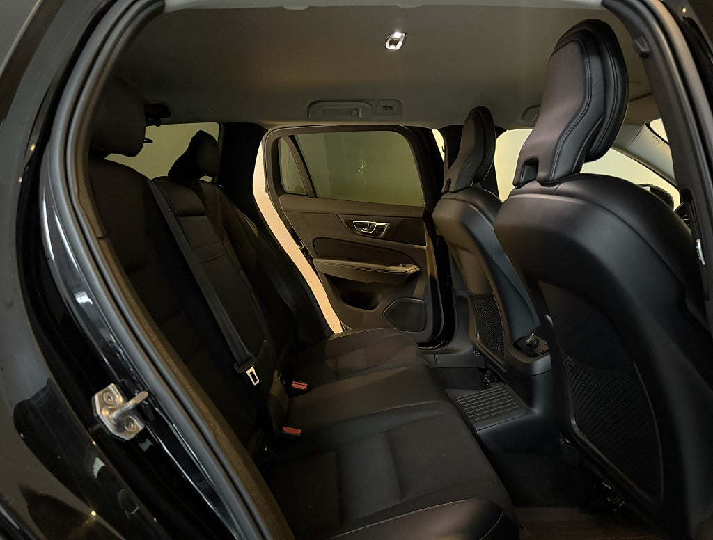 Volvo V60 T6 Twin Engine AWD Geartronic Momentum Advanced MOMS