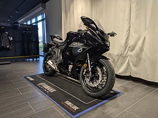 Yamaha YZF-R7 Tech Black / Räntekampanj 3,45% / Omgående lev!