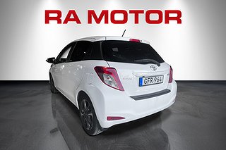 Halvkombi Toyota Yaris 12 av 39