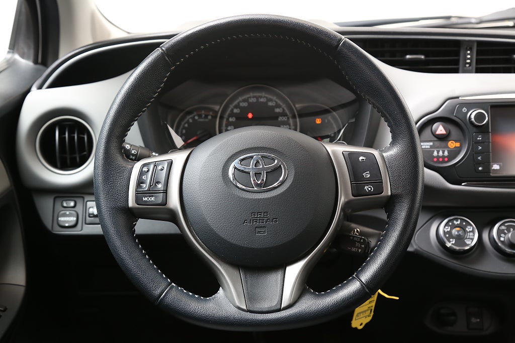 Toyota Yaris 1,33 Dual VVT-i Multidrive S Active 5-dörrar Kamera 2015