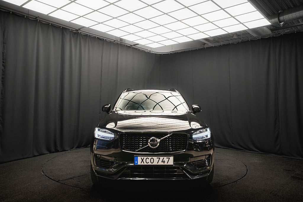 Volvo XC90 Recharge T8 AWD R-Design 7-sits PANO B&W LUFT DRAG MOMS