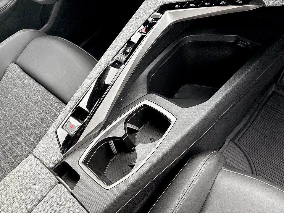 Bild på Peugeot 3008 Allure Hybrid 145hk Aut B-KAMERA CARPLAY