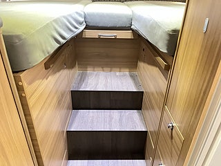 Husbil-halvintegrerad Adria CORAL SUPREME 670 SL 18 av 25