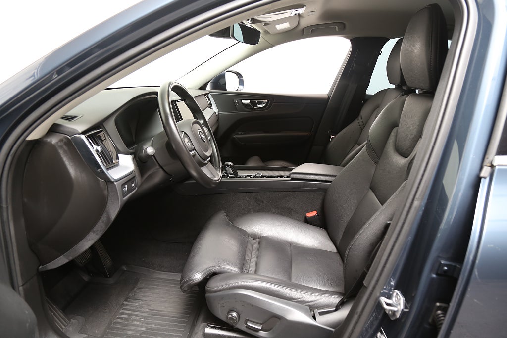 Volvo XC60 B4 197hk Momentum Advanced Edt AWD Aut Kamera Drag 2020