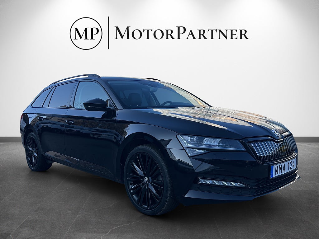 Skoda Superb iV 1.4 TSI iV Style Black Pack Värmare Cockpit Drag Kam