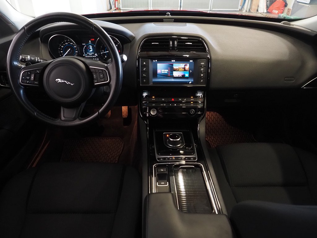 Jaguar XE 20d 180hk Automat | Dieselvärmare | 2018