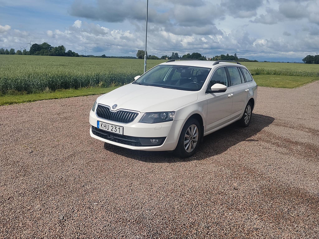 Skoda Octavia Kombi 1.6 TDI 4x4 Ambition, Fullservad å Nybesiktigad