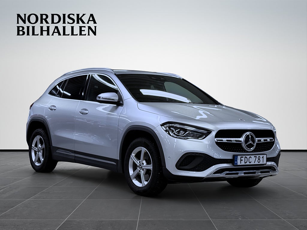 Mercedes-Benz GLA 200 7G-DCT Nyservad Dragkrok Backkamera