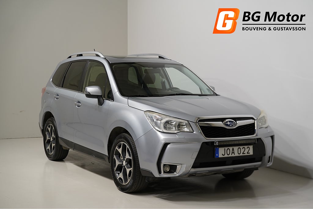 Subaru Forester 2.0 239hk 4WD Aut Drag/Värm/H&K/1,99% Ränta