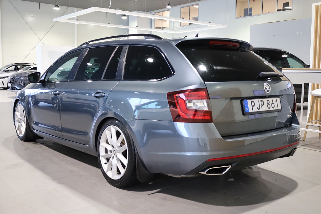 Skoda Octavia 2.0 TDI RS AUT 4x4 Navi Värmare Kamera Canton CarPlay 2018