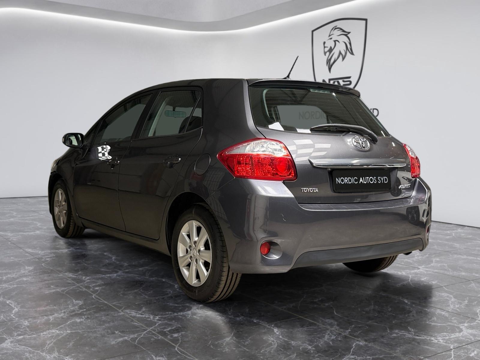 Toyota Auris 2011, bild 4/10