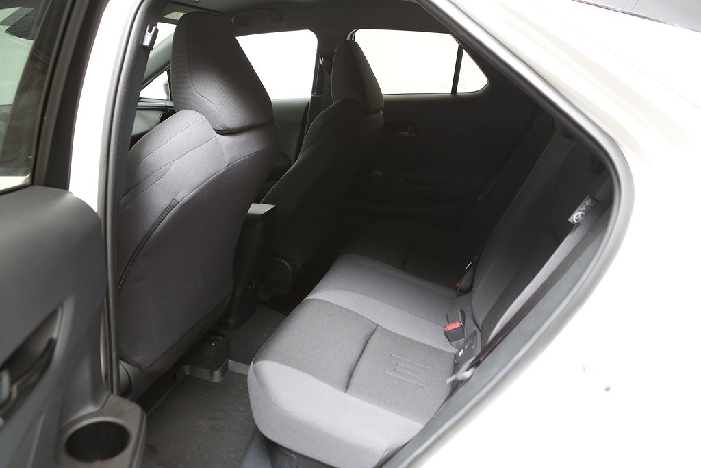 Toyota C-HR 1,8 Hybrid e-CVT Style Teknik Navi 2024