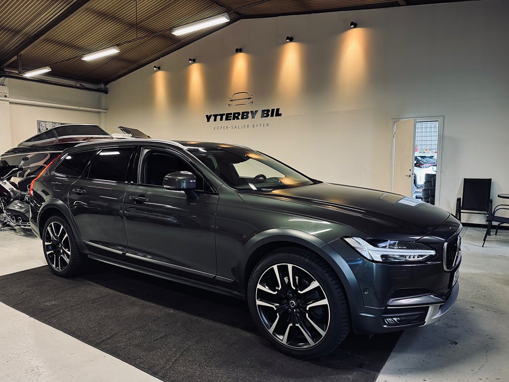 Volvo V90 Cross Country D5 AWD Geartronic Inscription Pro H/K HUD Drag Skinn SV