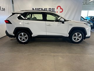 Toyota RAV4 Hybrid AWD-i E-CVT Active S&V-däck/M-värm/Kamera