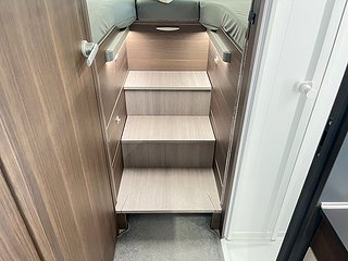 Husbil-halvintegrerad Adria MATRIX SUPREME 670 SL 20 av 32