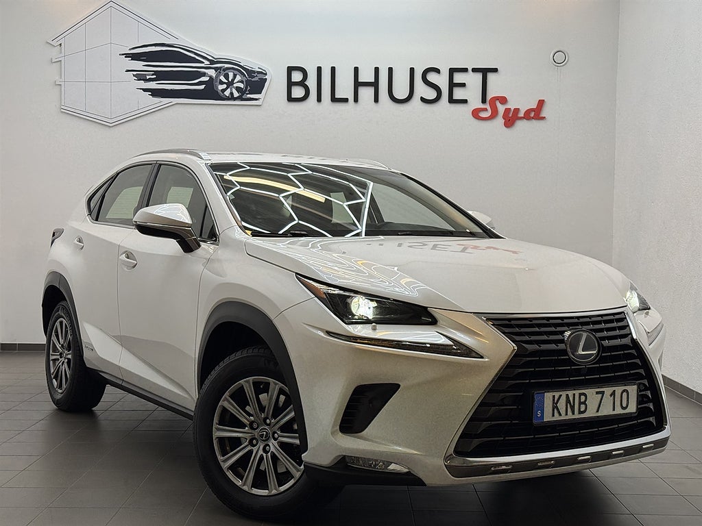 Lexus NX 300h AWD 2.5 197hk Business Läder/Navi/Bkamera/Krok/Nyservad