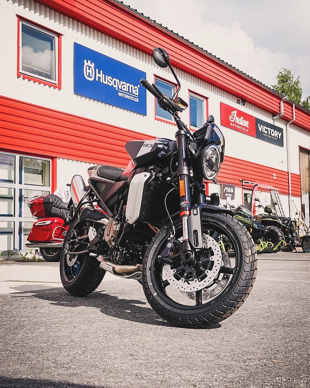 Husqvarna Svartpilen 801 Demo Köp online