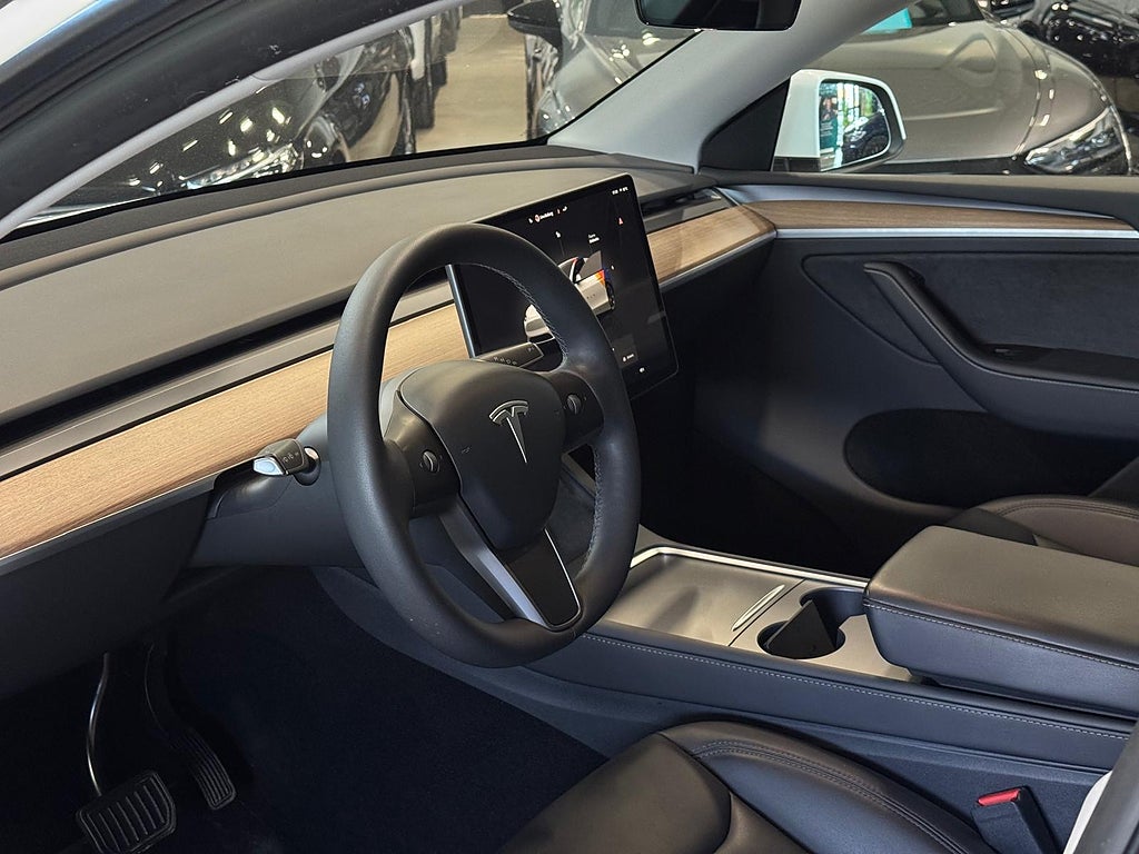 Tesla Model Y Long Range AWD Drag 20" Premium 1-ägare 2023