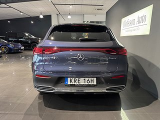 SUV Mercedes-Benz EQE 5 av 17