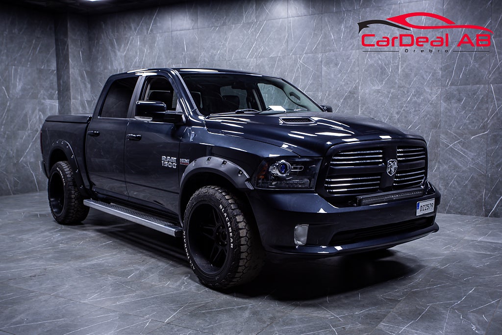 Dodge RAM 1500 Crew Cab 5.7 V8 HEMI 4x4 Spjäll Alpine Kamera Drag