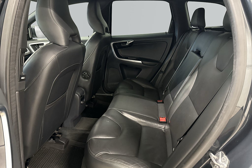 Volvo XC60 D4 AWD Geartronic Summum VOC Dieselvärmare GPS