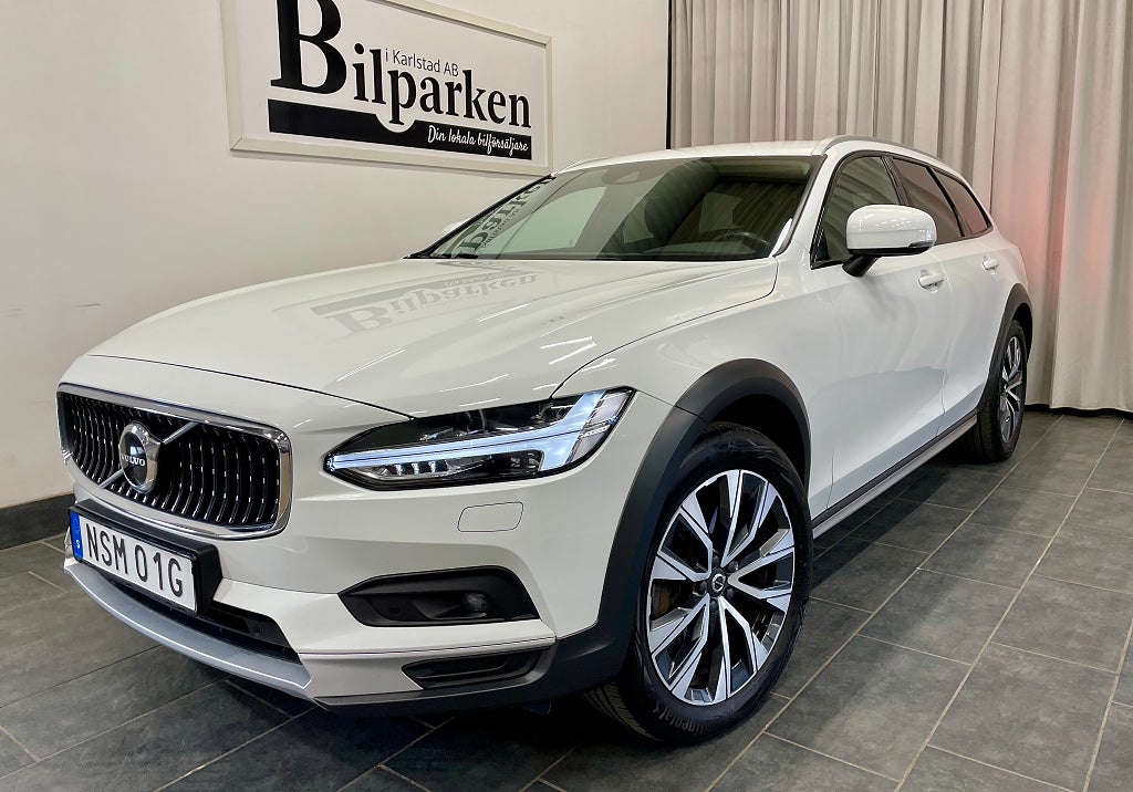 Volvo V90 Cross Country B4 AWD Geartronic Momentum Euro 6 197Hk Drag / Värmare