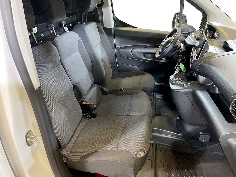 Bild på Peugeot Partner 130hk Aut L2 - EDITION! SERVICE & VINTERHJUL INGÅR!