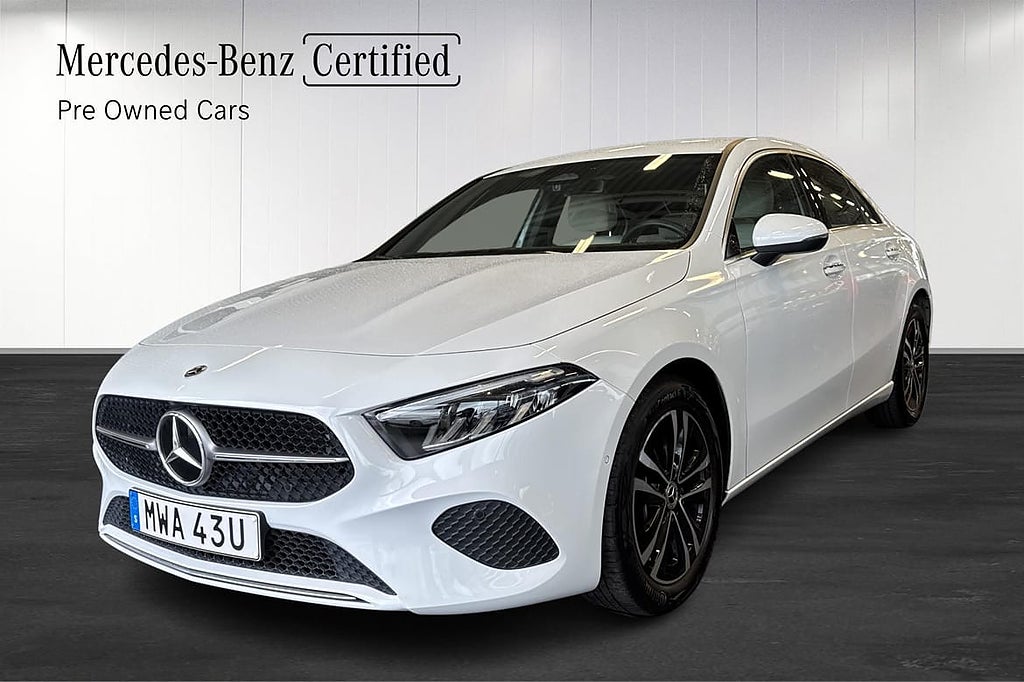 Mercedes-Benz A200 Elstolar/Metallic/Panelbelysning