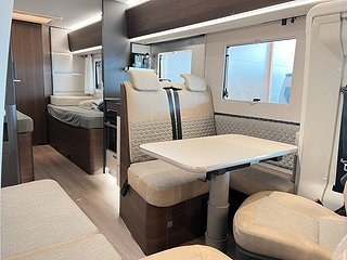 Husbil-halvintegrerad Adria Coral 670 SLT Supreme 11 av 37