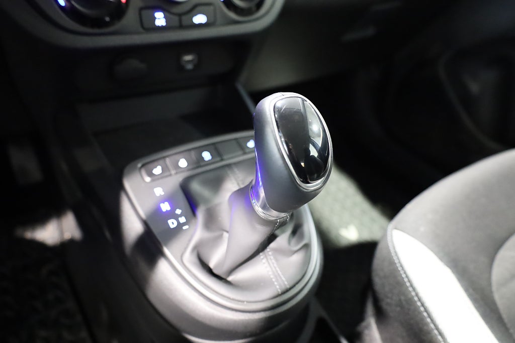 Hyundai i10 1.0 AUT AMT Essential Leasbar Rattvärme Carplay 2022