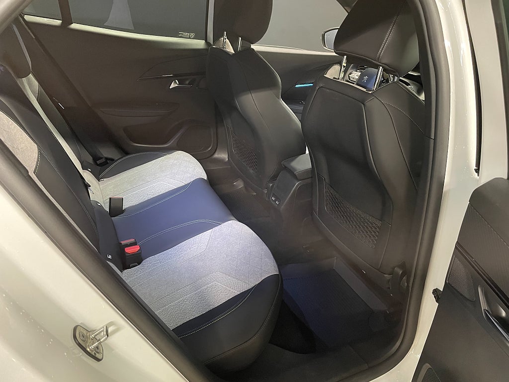 Bild på Peugeot E-2008 GT Electric 136hk, Back-kamera