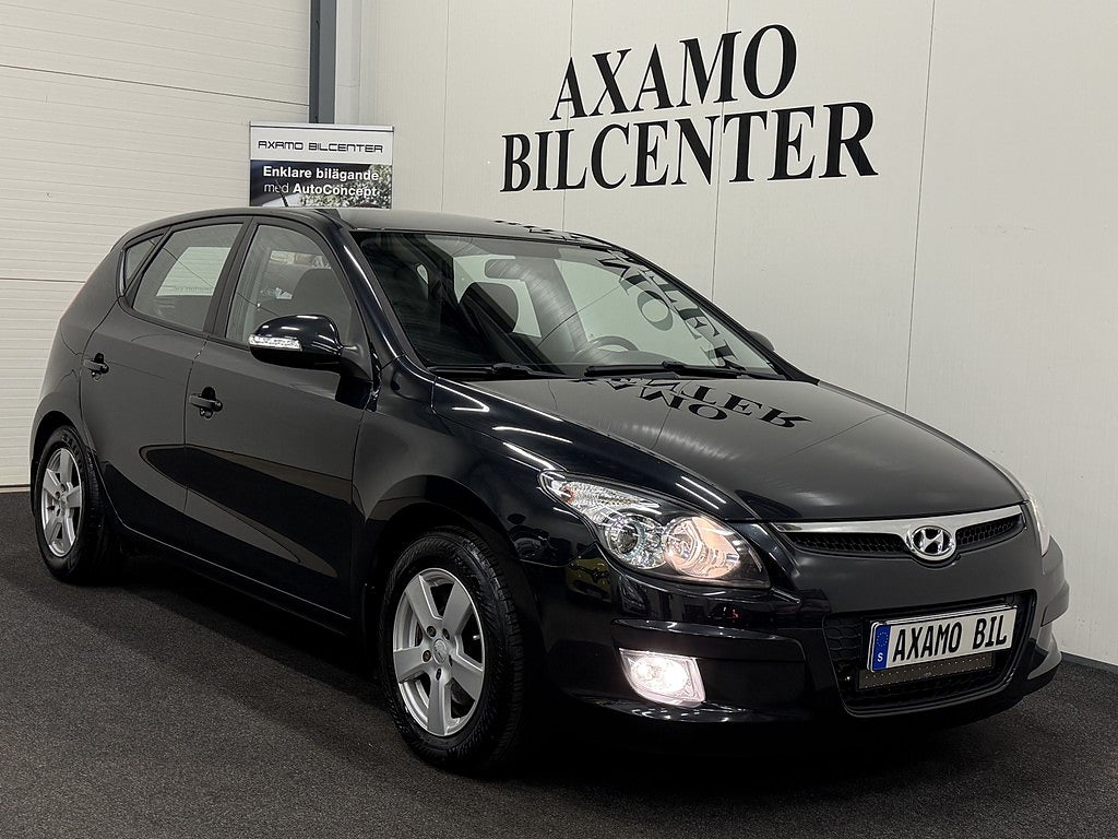 Hyundai i30 1.6 126Hk Låga mil *Nybesiktad* S&V-hjul 